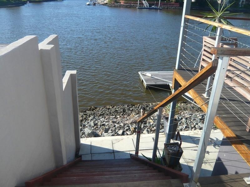 31 Furlong Street, Broadbeach Waters QLD 4218