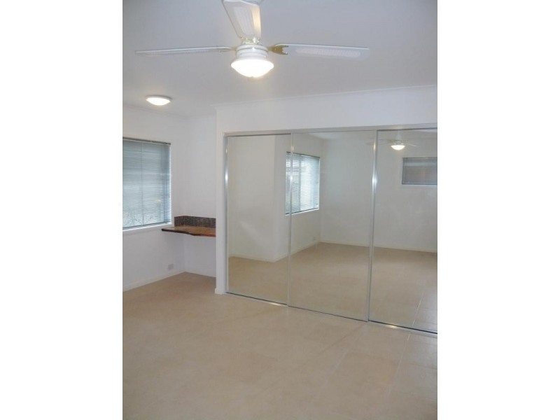 11 Willow Street, Biggera Waters QLD 4216