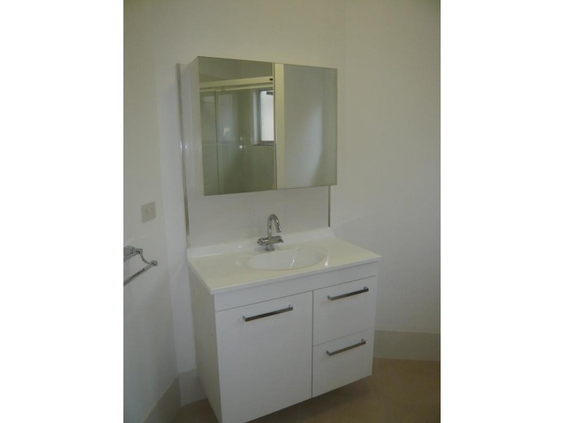 11 Willow Street, Biggera Waters QLD 4216