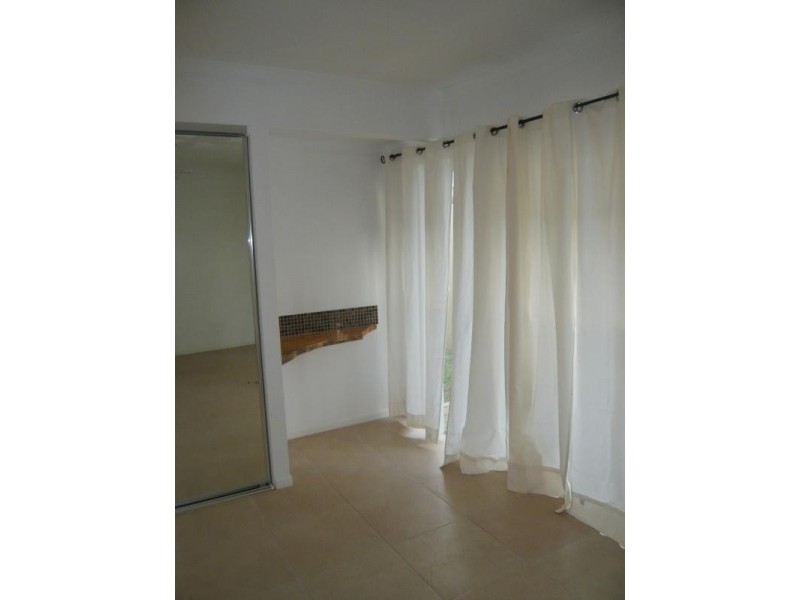 11 Willow Street, Biggera Waters QLD 4216