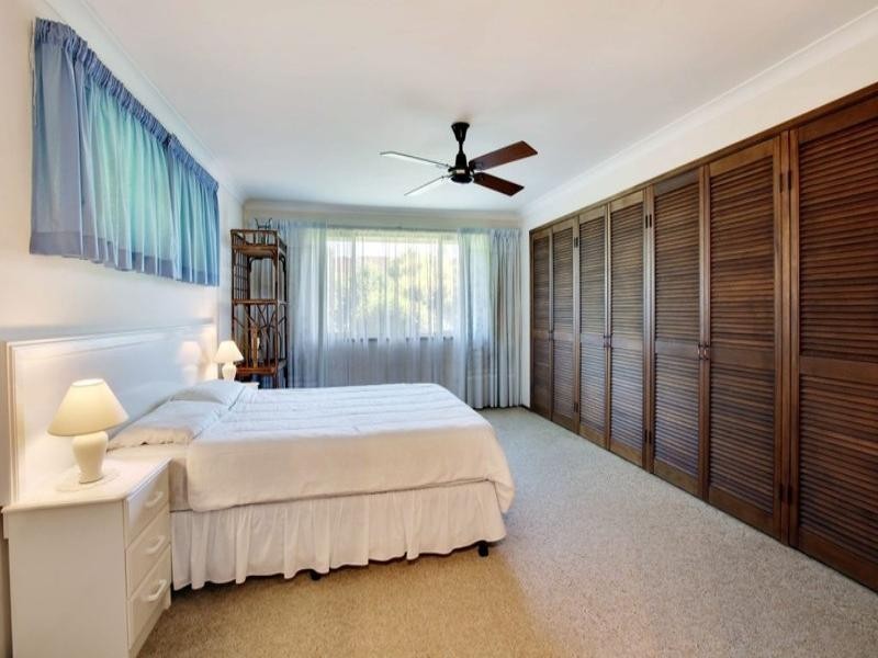 5 Hokitika Street, Broadbeach Waters QLD 4218