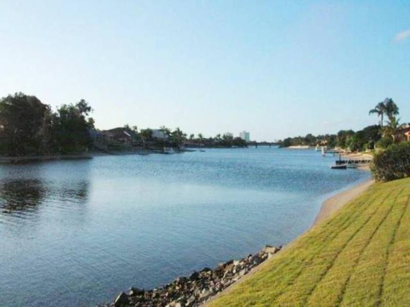 28 Peter Blondell Drive, Mermaid Waters QLD 4218