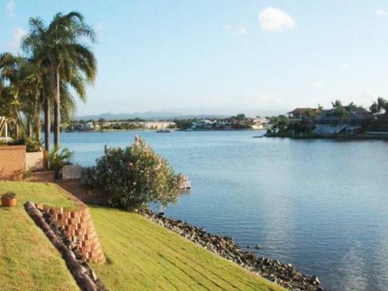 28 Peter Blondell Drive, Mermaid Waters QLD 4218