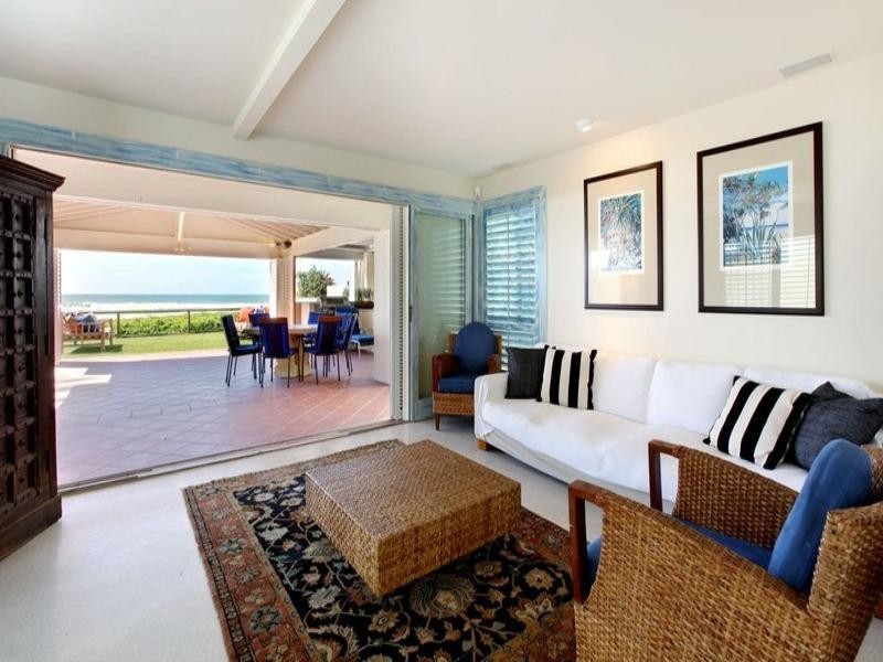 19 Hedges Avenue, Mermaid Beach QLD 4218