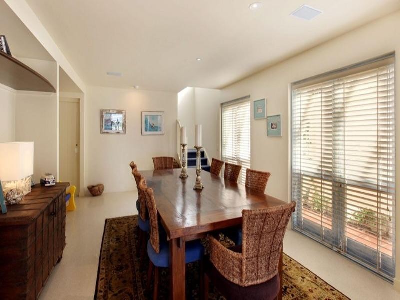 19 Hedges Avenue, Mermaid Beach QLD 4218