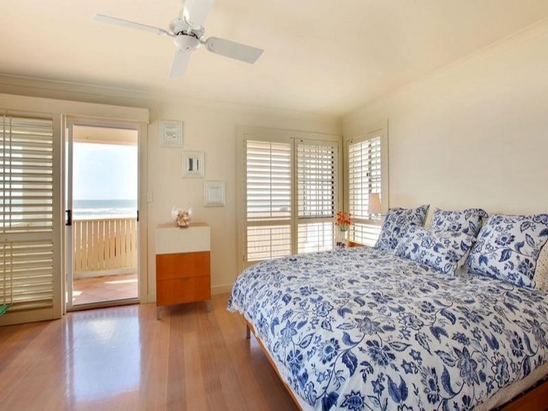 19 Hedges Avenue, Mermaid Beach QLD 4218