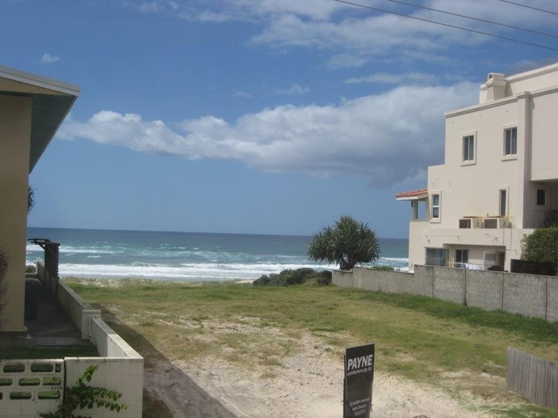 1/4 Seabeach Avenue, Mermaid Beach QLD 4218