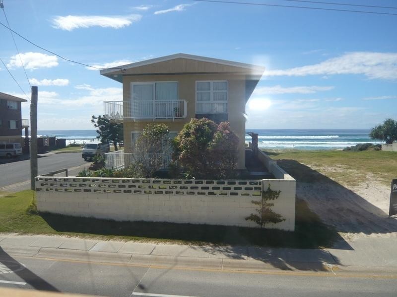 1/4 Seabeach Avenue, Mermaid Beach QLD 4218