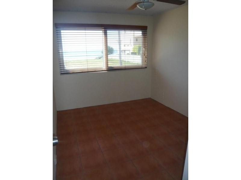 1/4 Seabeach Avenue, Mermaid Beach QLD 4218