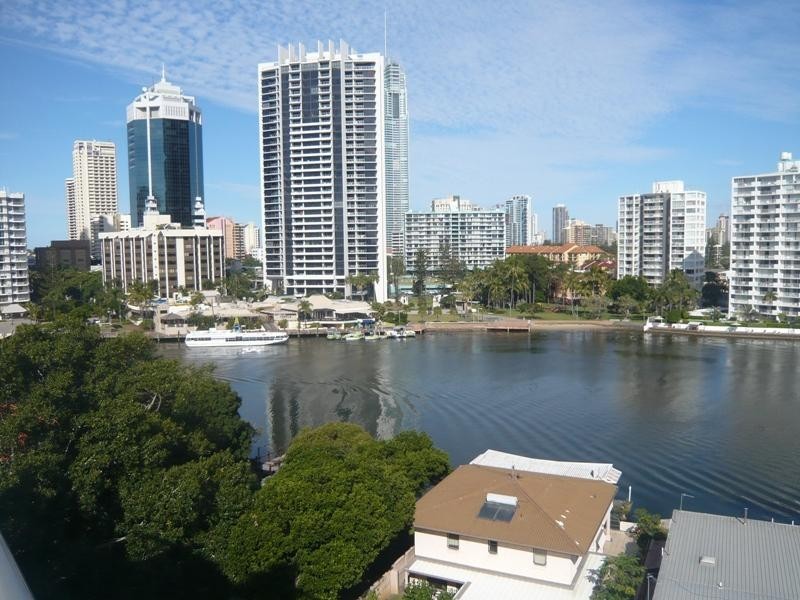 801/6 Tarcoola Crescent, Chevron Island QLD 4217