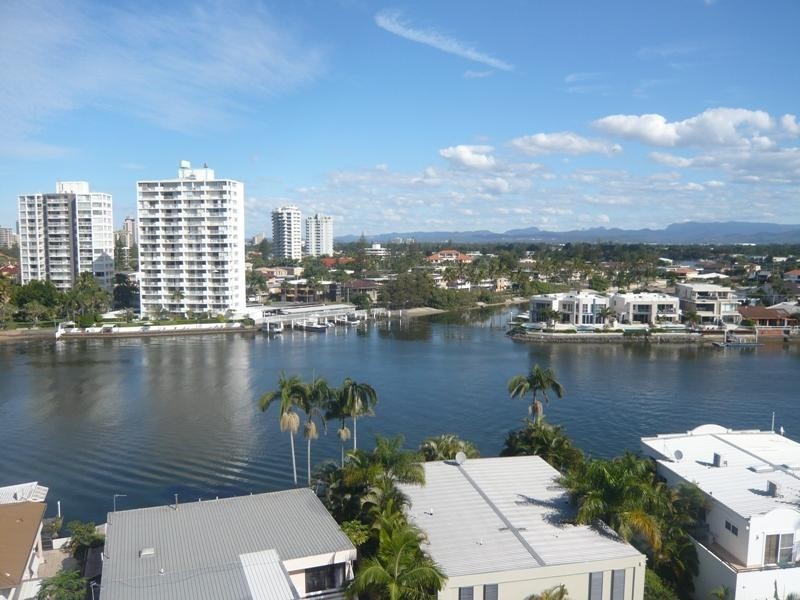 801/6 Tarcoola Crescent, Chevron Island QLD 4217