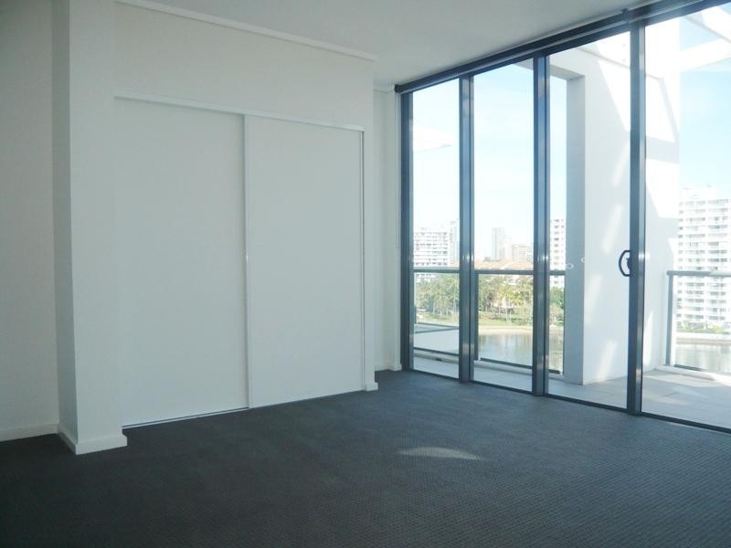 801/6 Tarcoola Crescent, Chevron Island QLD 4217