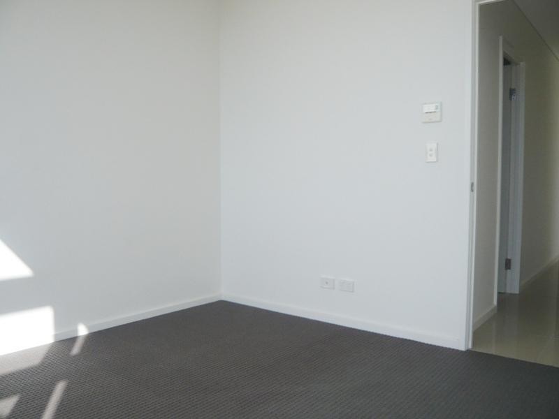 801/6 Tarcoola Crescent, Chevron Island QLD 4217