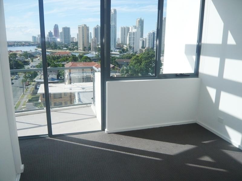 801/6 Tarcoola Crescent, Chevron Island QLD 4217