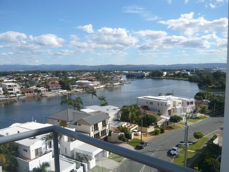 801/6 Tarcoola Crescent, Chevron Island QLD 4217