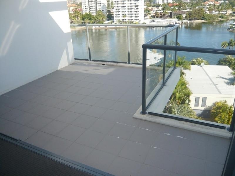 801/6 Tarcoola Crescent, Chevron Island QLD 4217