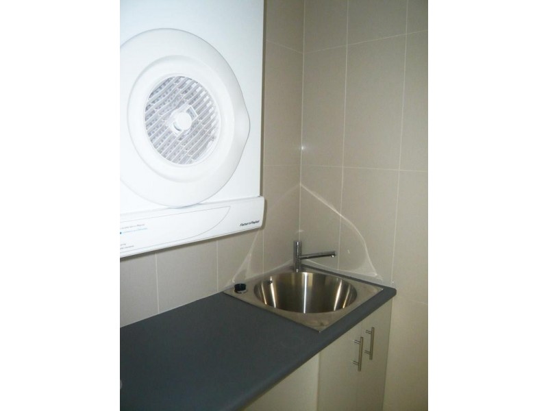 801/6 Tarcoola Crescent, Chevron Island QLD 4217