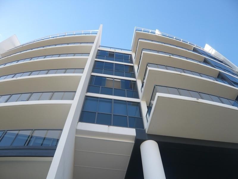 801/6 Tarcoola Crescent, Chevron Island QLD 4217