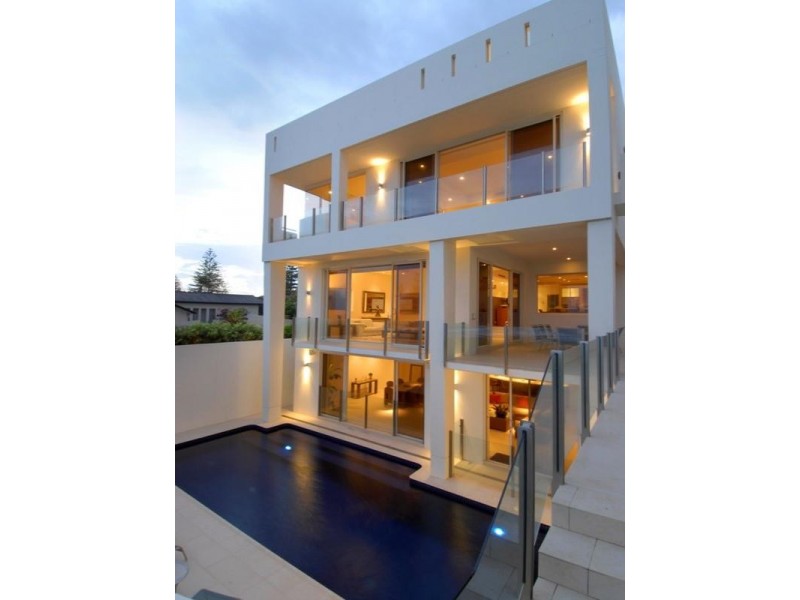 199 Hedges Aveune, Mermaid Beach QLD 4218