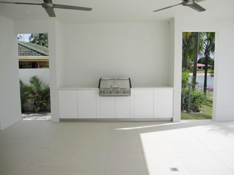 49 Beverley Crescent, Broadbeach Waters QLD 4218