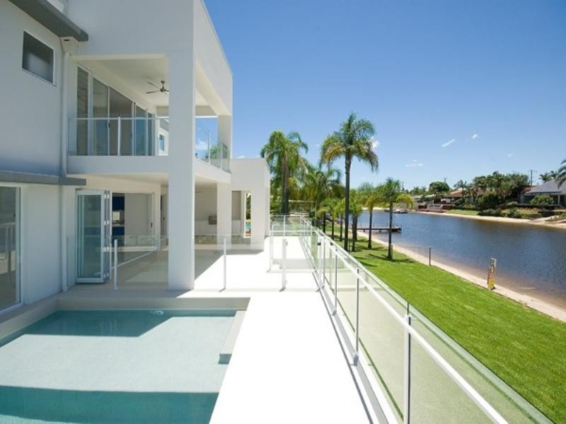 49 Beverley Crescent, Broadbeach Waters QLD 4218