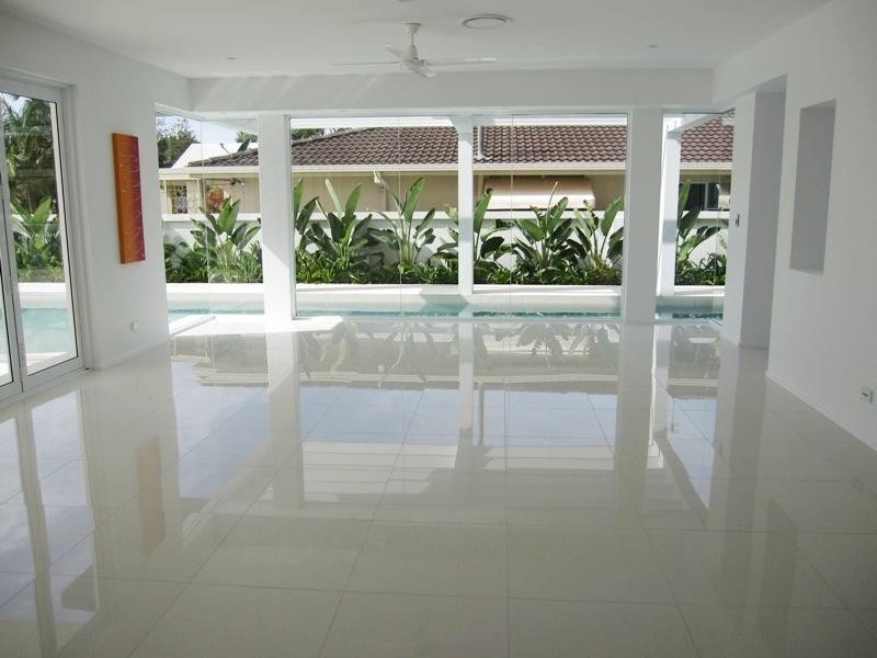 49 Beverley Crescent, Broadbeach Waters QLD 4218