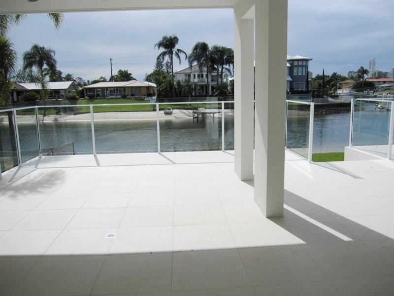 49 Beverley Crescent, Broadbeach Waters QLD 4218
