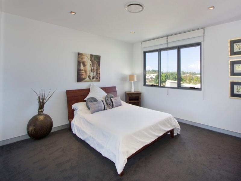 5008 Riverwood Grove, Benowa QLD 4217