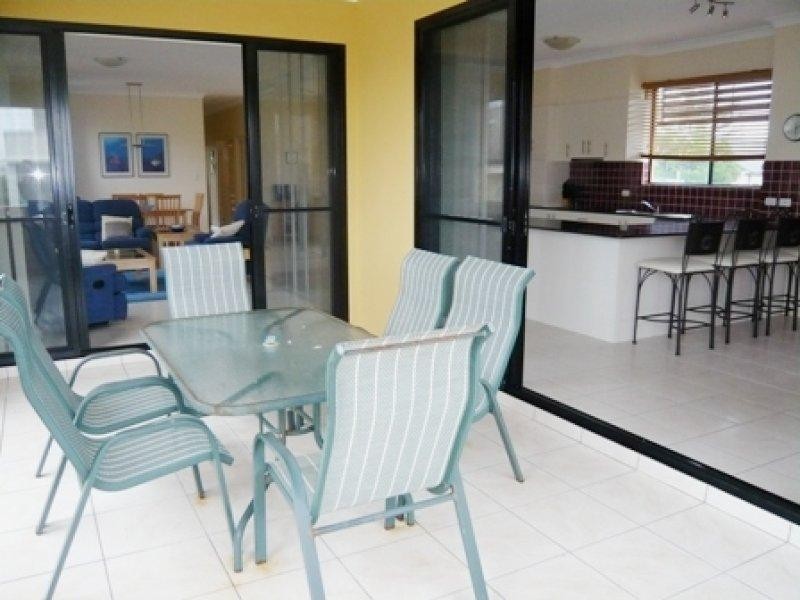 9B Tamborine Street, Mermaid Beach QLD 4218