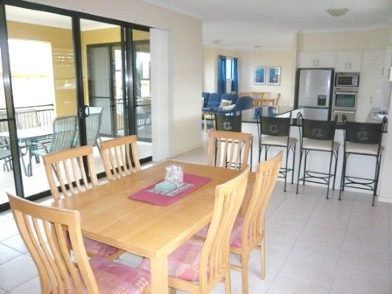 9B Tamborine Street, Mermaid Beach QLD 4218