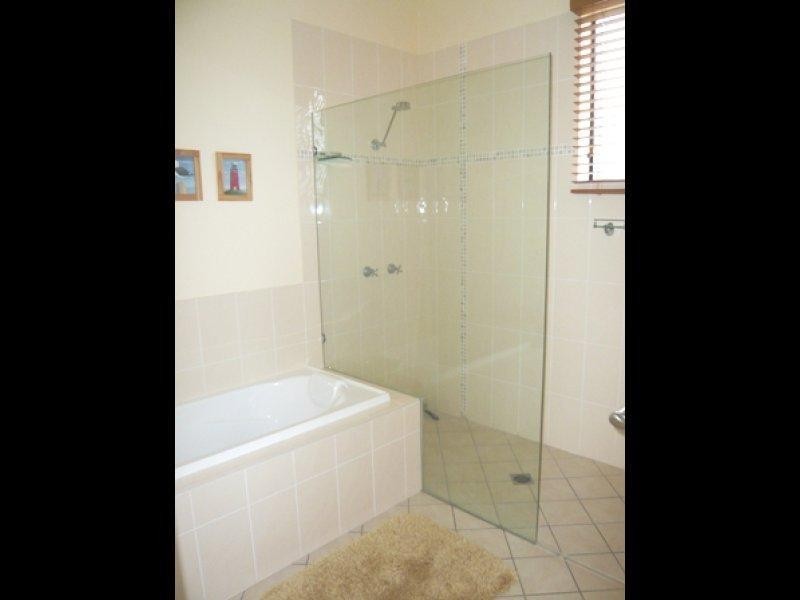 9B Tamborine Street, Mermaid Beach QLD 4218