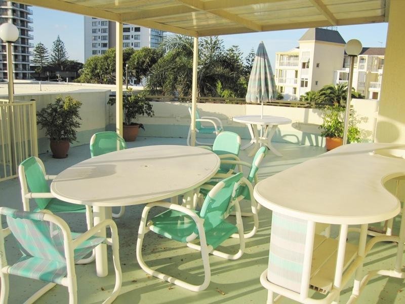 14/117 Old Burleigh Road, Surfers Paradise QLD 4217