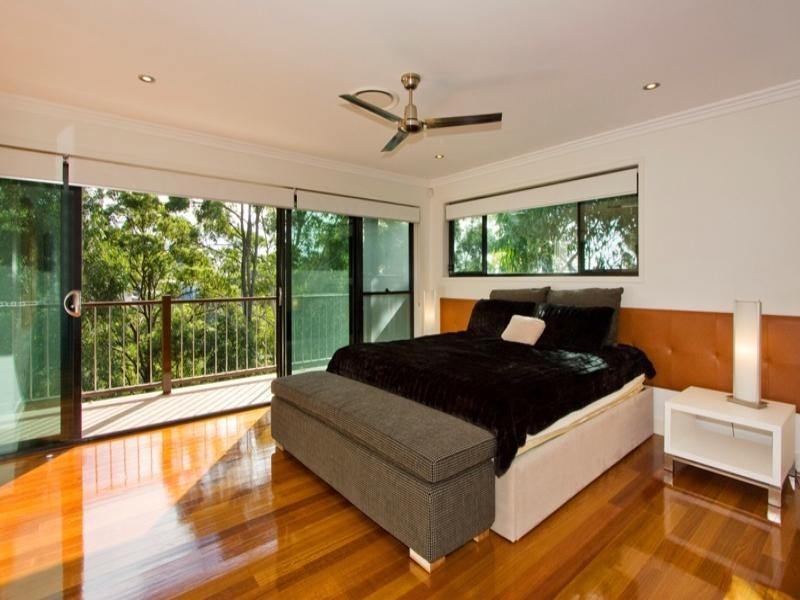 8 Sanctuary Crest Drive, Currumbin QLD 4223