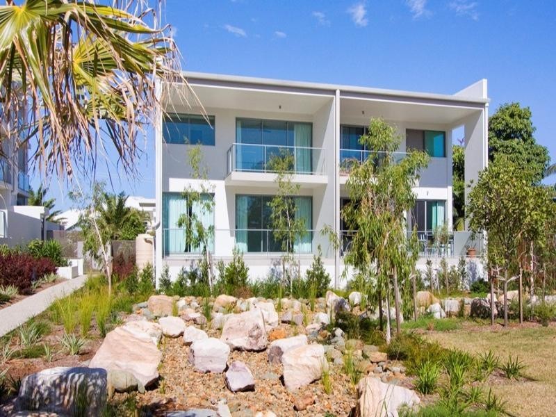 2 ‘Zone’ 9 Crescent Avenue, Mermaid Beach QLD 4218
