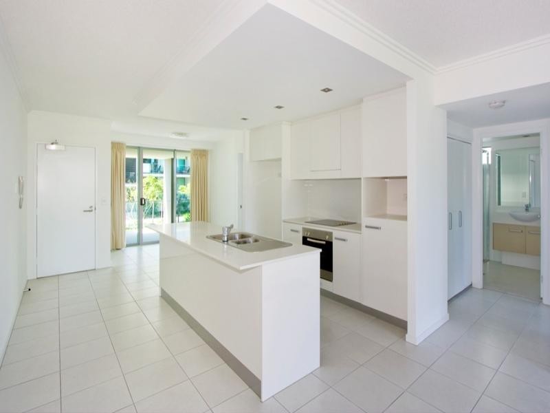 13 ‘Zone’ 9 Crescent Avenue, Mermaid Beach QLD 4218