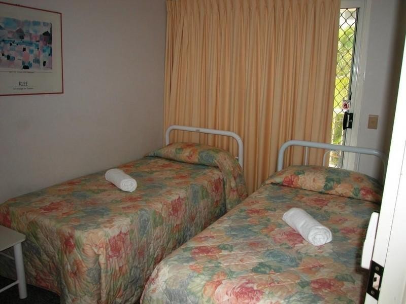 10 ‘Le Chelsea’, 11 Frederick Street, Surfers Paradise QLD 4217