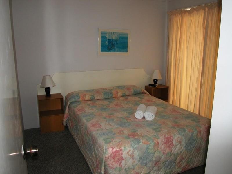 10 ‘Le Chelsea’, 11 Frederick Street, Surfers Paradise QLD 4217