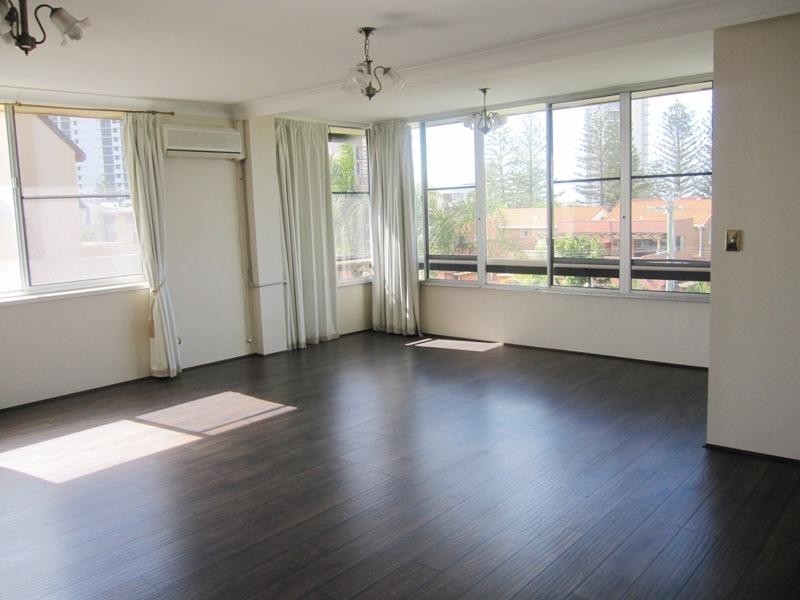 16/21 Armrick Avenue, Broadbeach QLD 4218