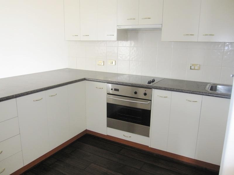 16/21 Armrick Avenue, Broadbeach QLD 4218