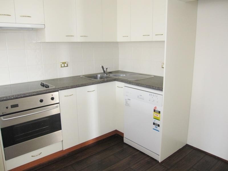 16/21 Armrick Avenue, Broadbeach QLD 4218