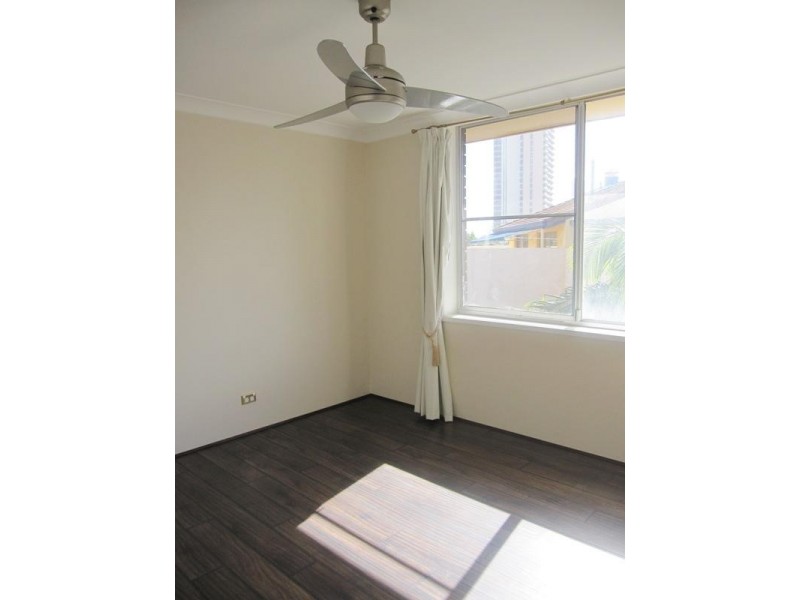 16/21 Armrick Avenue, Broadbeach QLD 4218