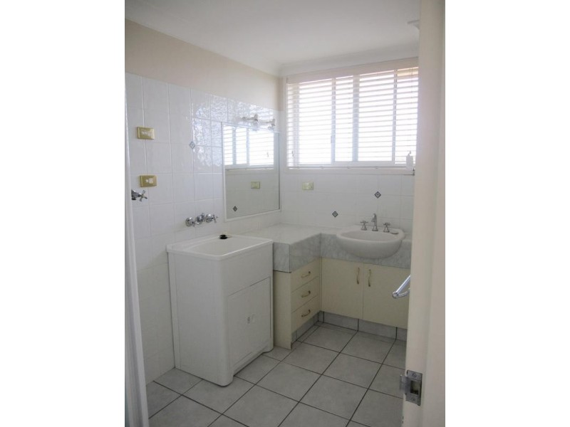 16/21 Armrick Avenue, Broadbeach QLD 4218