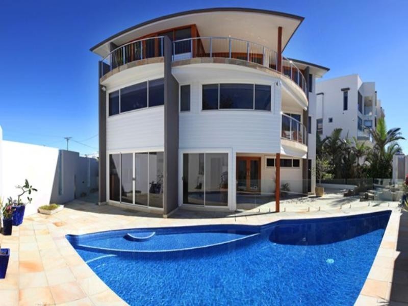 98 Hedges Avenue, Mermaid Beach QLD 4218