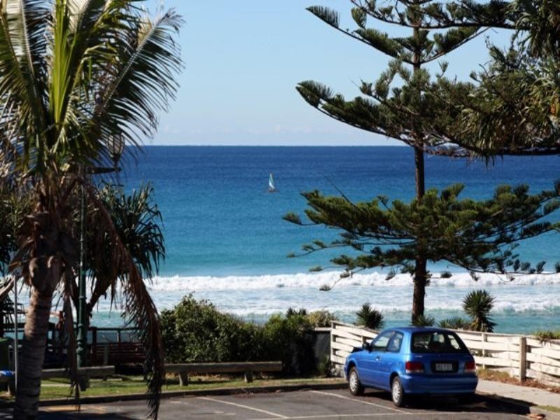 98 Hedges Avenue, Mermaid Beach QLD 4218