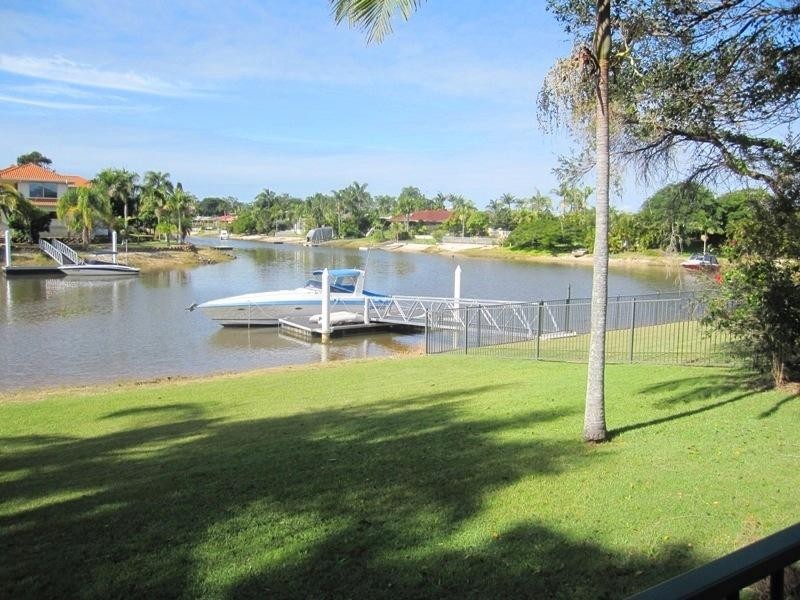 33 Bermuda Street, Broadbeach Waters QLD 4218