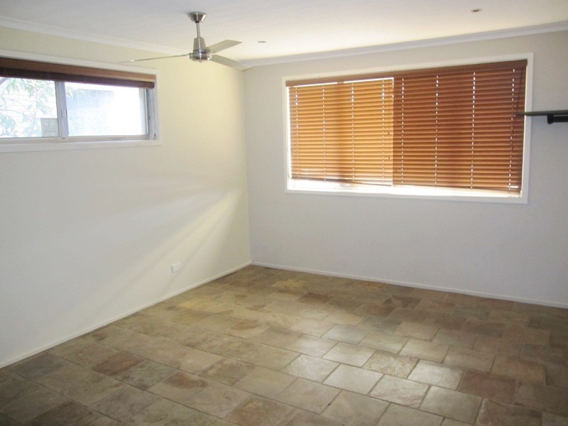 33 Bermuda Street, Broadbeach Waters QLD 4218