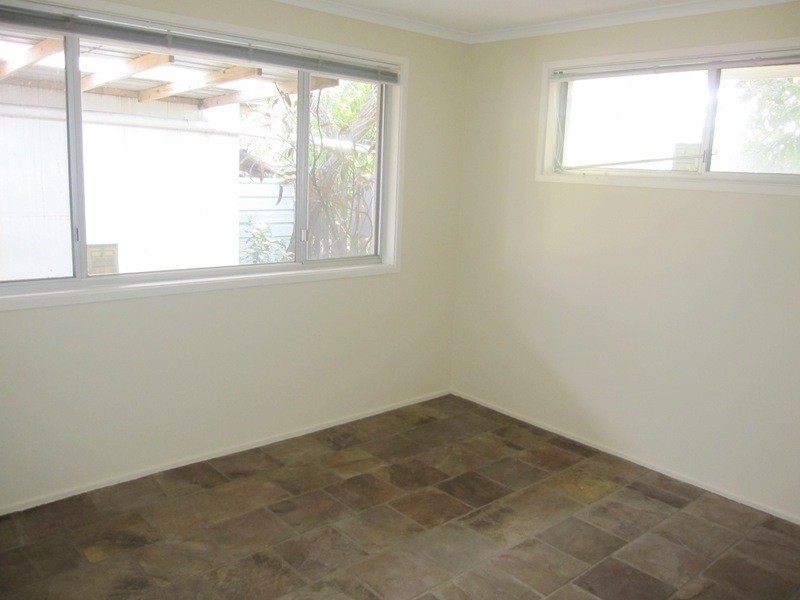 33 Bermuda Street, Broadbeach Waters QLD 4218