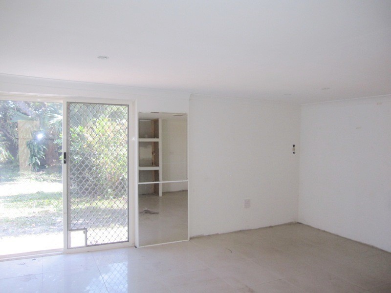 33 Bermuda Street, Broadbeach Waters QLD 4218