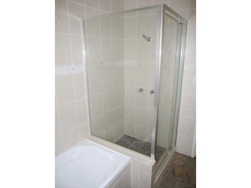 33 Bermuda Street, Broadbeach Waters QLD 4218