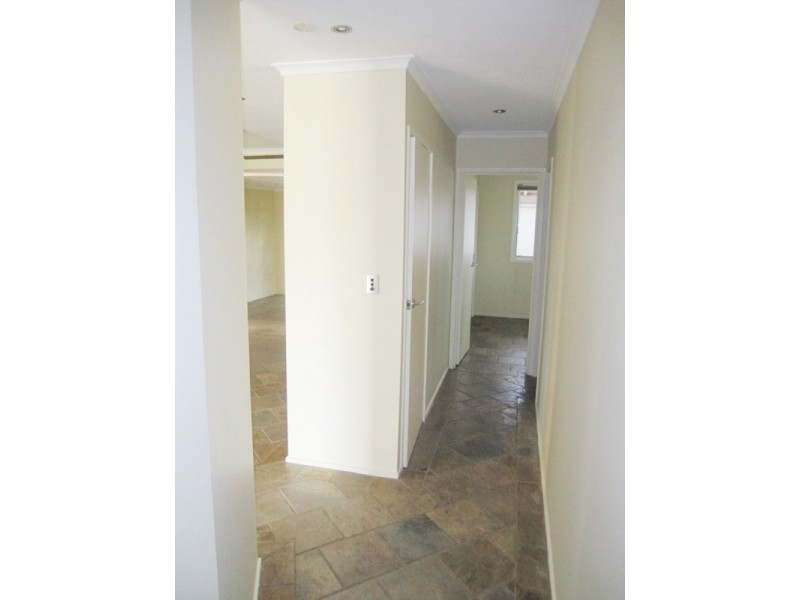 33 Bermuda Street, Broadbeach Waters QLD 4218